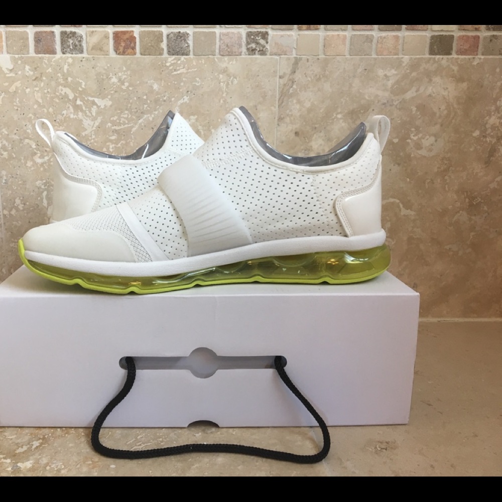 ALDO women’s sneaker size 11M